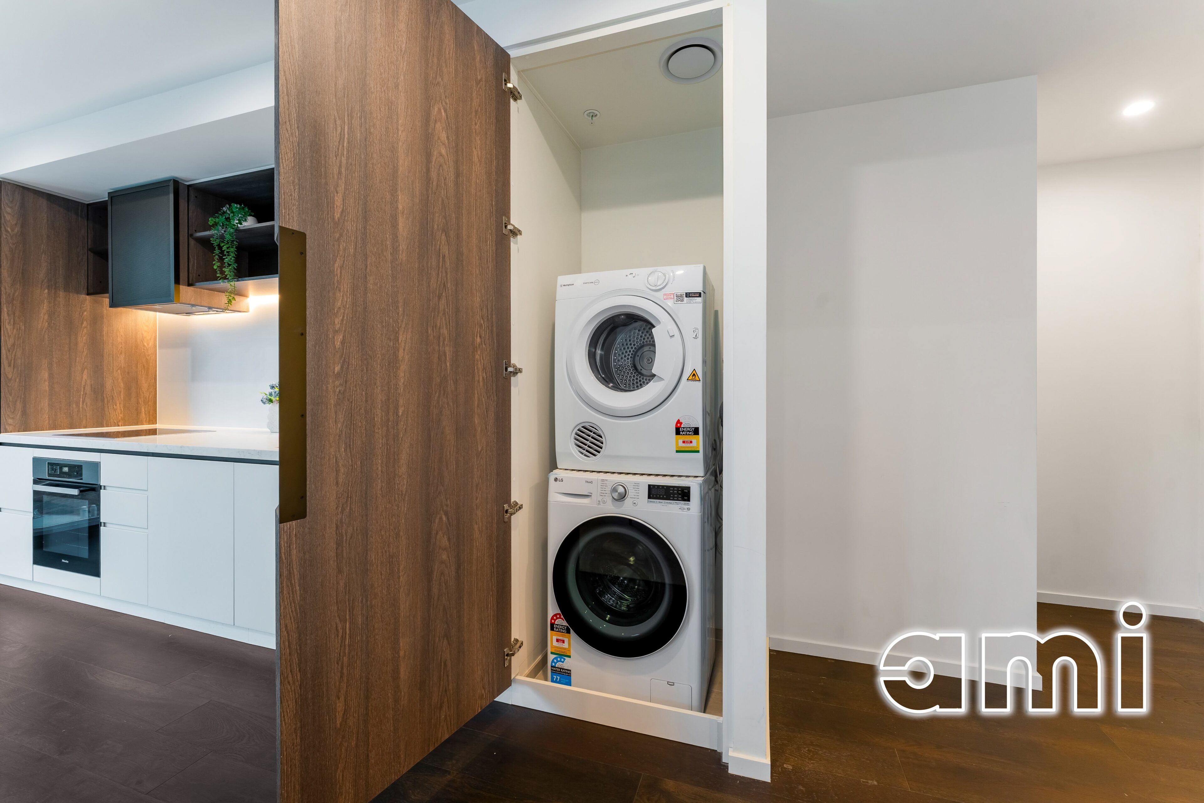 Gallery Thumbnail 10